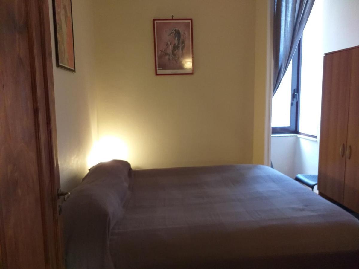 Relax In Centro Bed & Breakfast เนเปิลส์ ภายนอก รูปภาพ